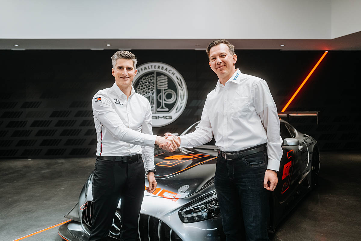 Christoph Sagemüller（梅賽德斯-AMG 賽車部負責人）和 Paul Becher（RAVENOL 首席執行官）